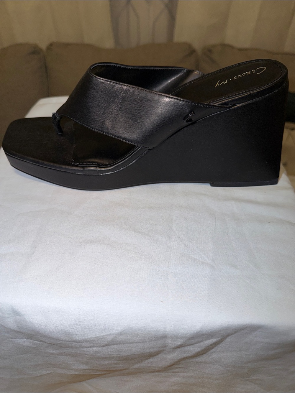 Circus by Sam Edelman Black Wedge Thong Sandal — Smooth Slip-On - Picture 2 of 7
